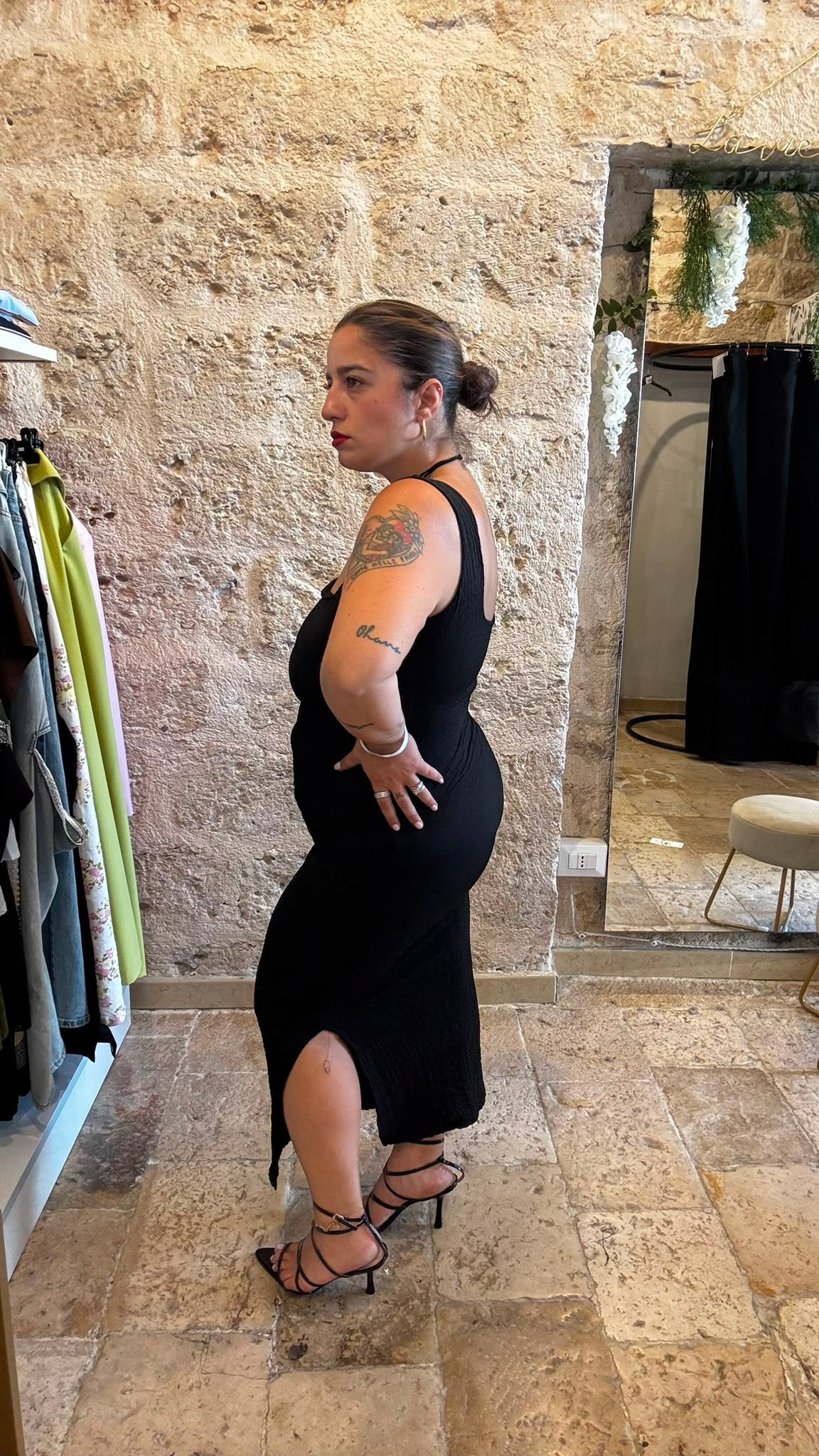 Abito Nika